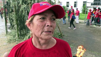 "¡Yanquis, fuera de aquí!": chavistas se preparan militarmente