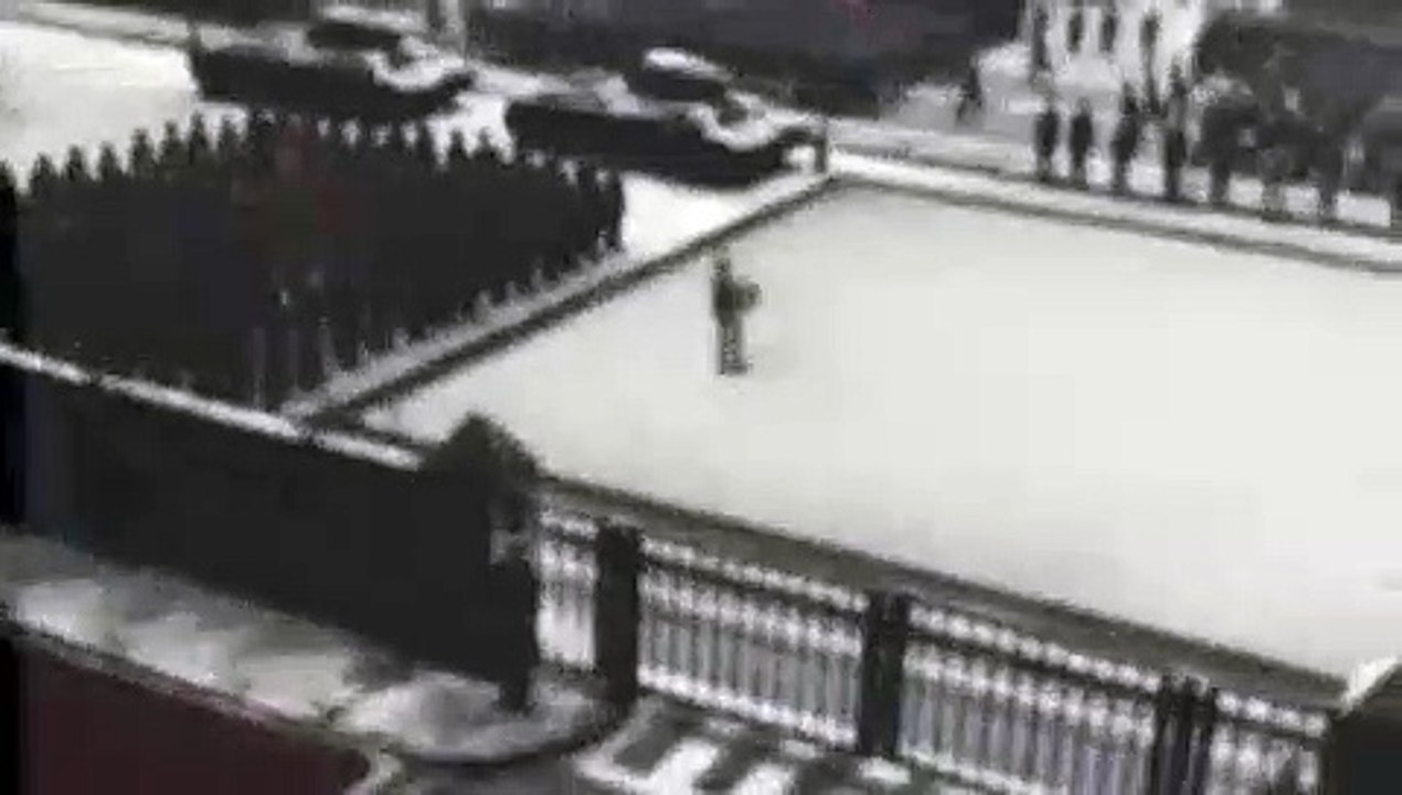 When the head fly by مسلسل قصة عشق - Dailymotion