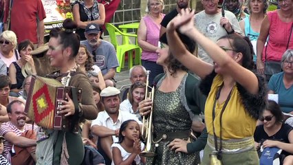 Aurillac: le festival s'en donne à corps joie