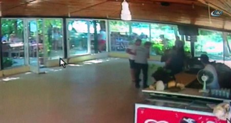 Evlilik Yıl Dönümü İçin Karısıyla Gittiği Restoranda Hayatını Kaybetti!