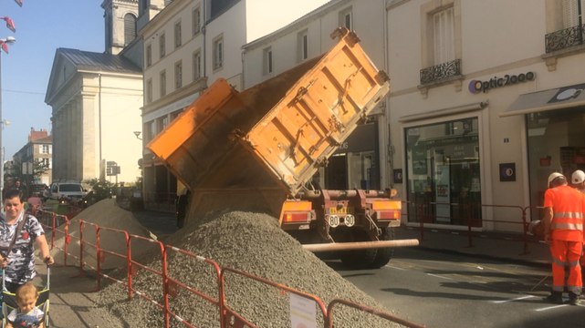 Premiers coups de pelle aux Halles