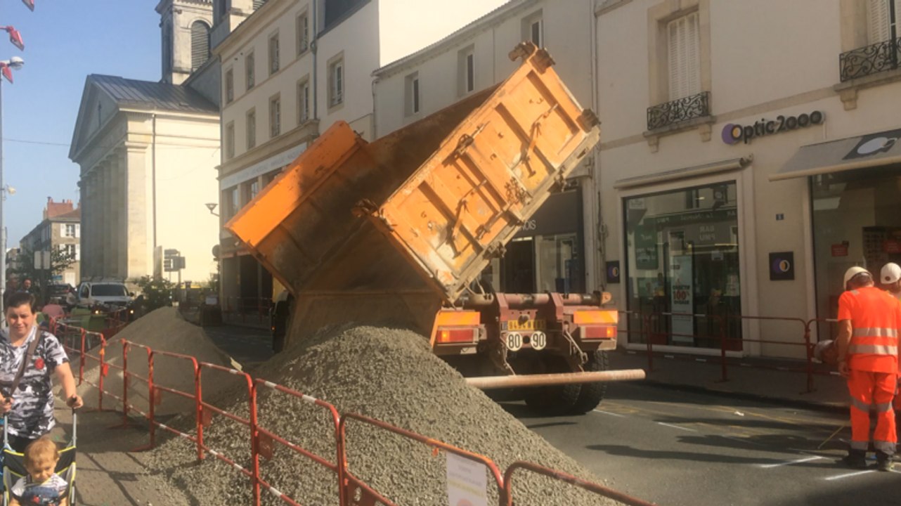 Premiers coups de pelle aux Halles