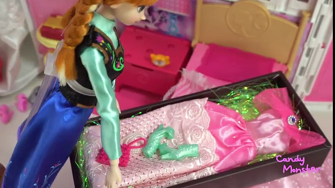 Frozen Queen Elsa & Anna Morning Routine &Hans إلسا غرفة نوم روتين الصباح Elsa Quarto Rotina matinal