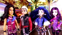 Descendants Jay Steals Frozen Elsas Crown PART 2! With Descendans Mal & Evie, Frozen Elsa