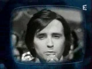 Thierry imite J. Dassin, Johnny & Claude François.