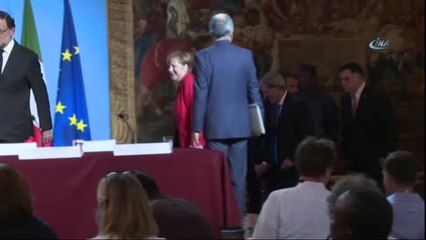Paris'te Göç Krizi Zirvesi