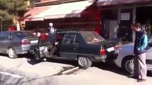 Was tun, wenn das Auto total zugeparkt ist?