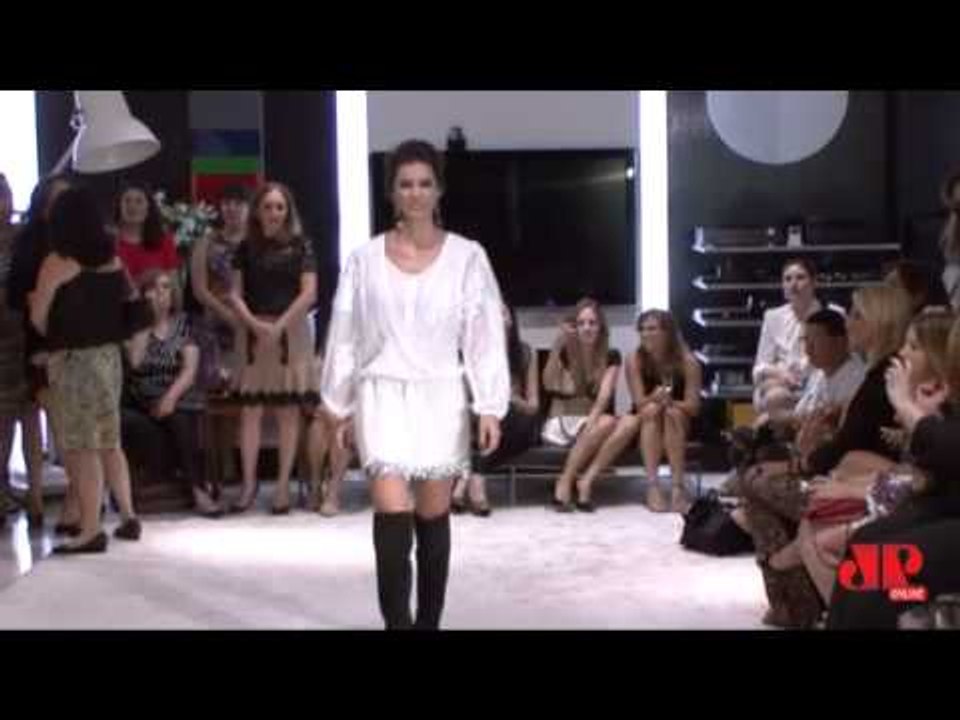 Confira o desfile de Thassia Naves na casa de Ticiana Vilas Boas