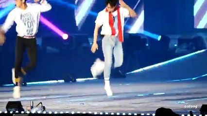 Onew cùng SHINee biểu diễn tại concert của SM sau scandal