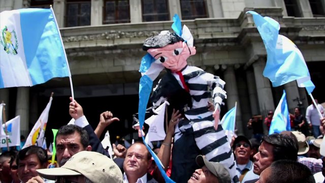 Manifestantes exigen dimisión del presidente de Guatemala