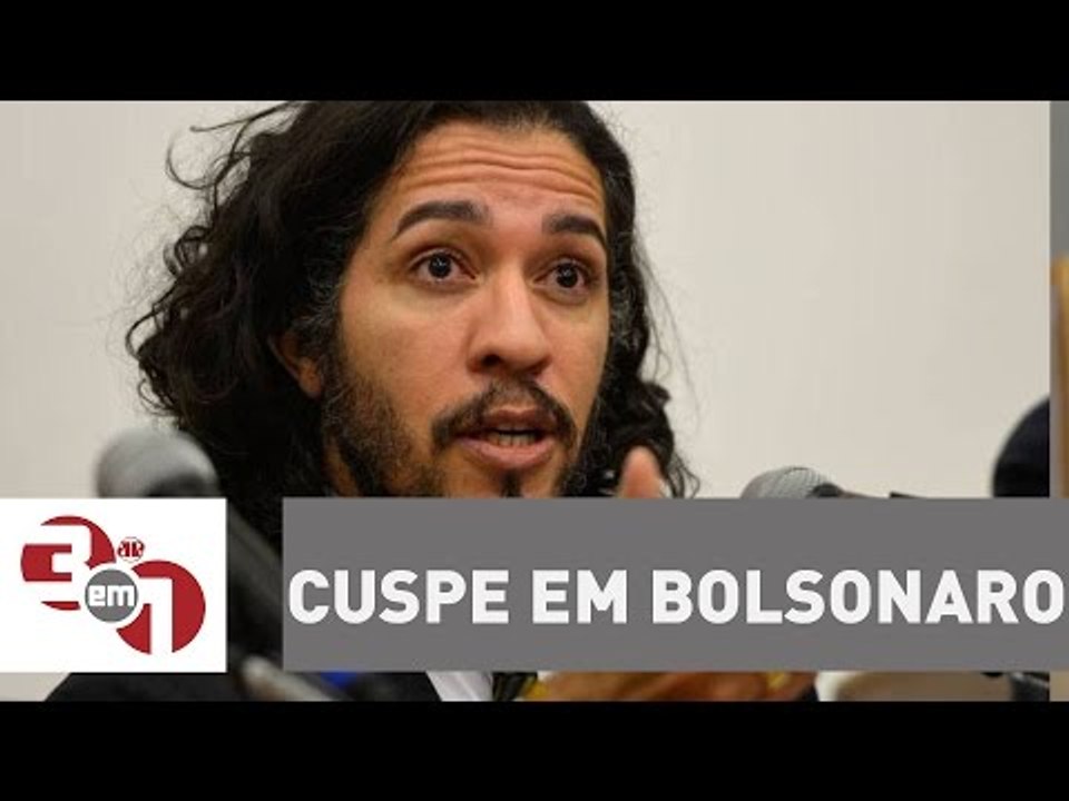 Advertido por cuspir em Jair Bolsonaro, Jean Wyllys diz que faria de novo