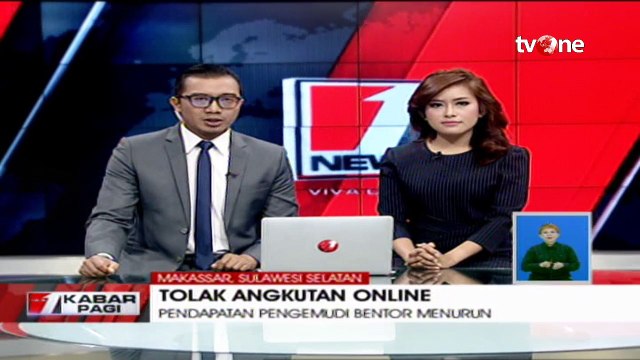 Sejumlah Calon Penumpang Kapal Feri di Sulawesi Tenggara Terlantar