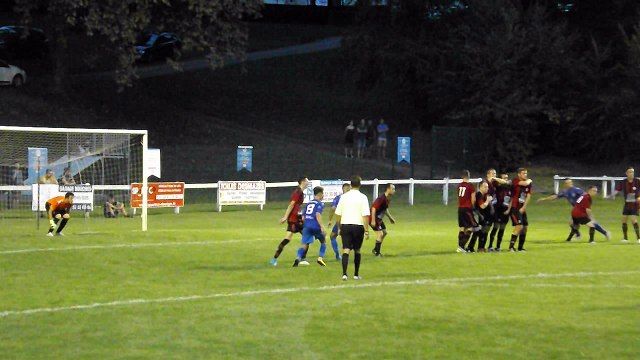 Coup-Franc de Adrian DUBUT lors du match de coupe de France contre Brantome qui permet à La Thibérienne d'égaliser 1-1 juste avant la pause.Victoire de La Thibérienne 3-1.