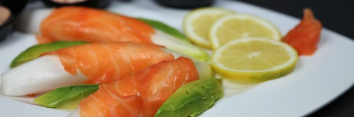 طريقة عمل سلطة الأنديف مع السلمون بالفيديو