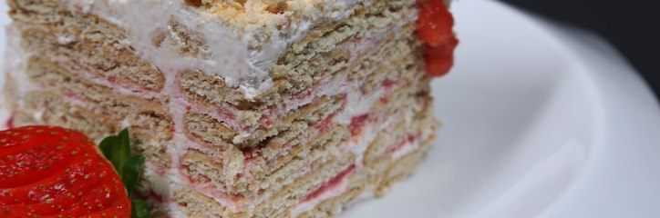 تعلمي صنع كيكة الفراولة بدون خبز بالفيديو