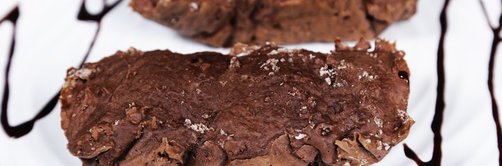 فيديو طريقة عمل كيك الآيس كريم بمكونين فقط