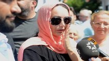 Vatan Şaşmaz'ın Cenazesine Filiz Aker'in Yeğeni Dora Ercan da Katıldı