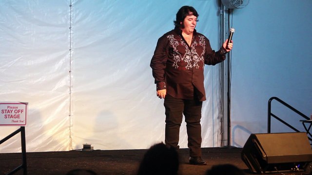 Allex Flores sings 'Suspicious Minds' Elvis Week 2017