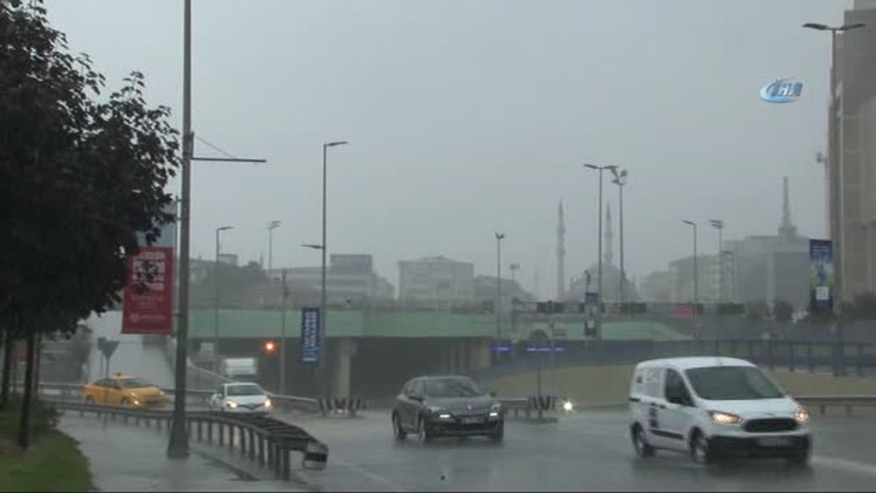 İstanbul Sağanak Yağış Etkisi Altında