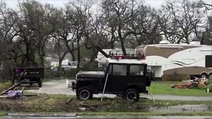 Watch: Texans band together in aftermath of Hurricane Harvey