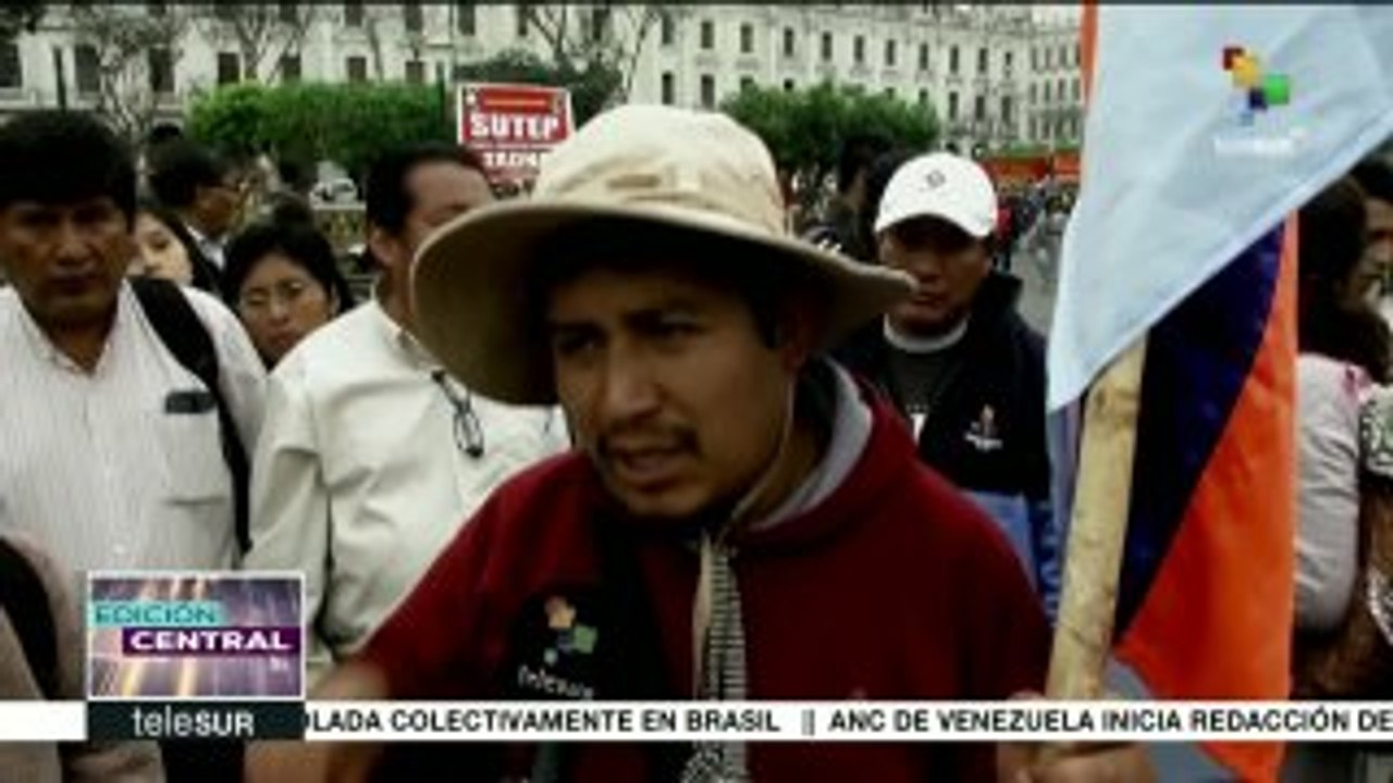 Maestros peruanos exigen se reformule proceso de evaluación docente