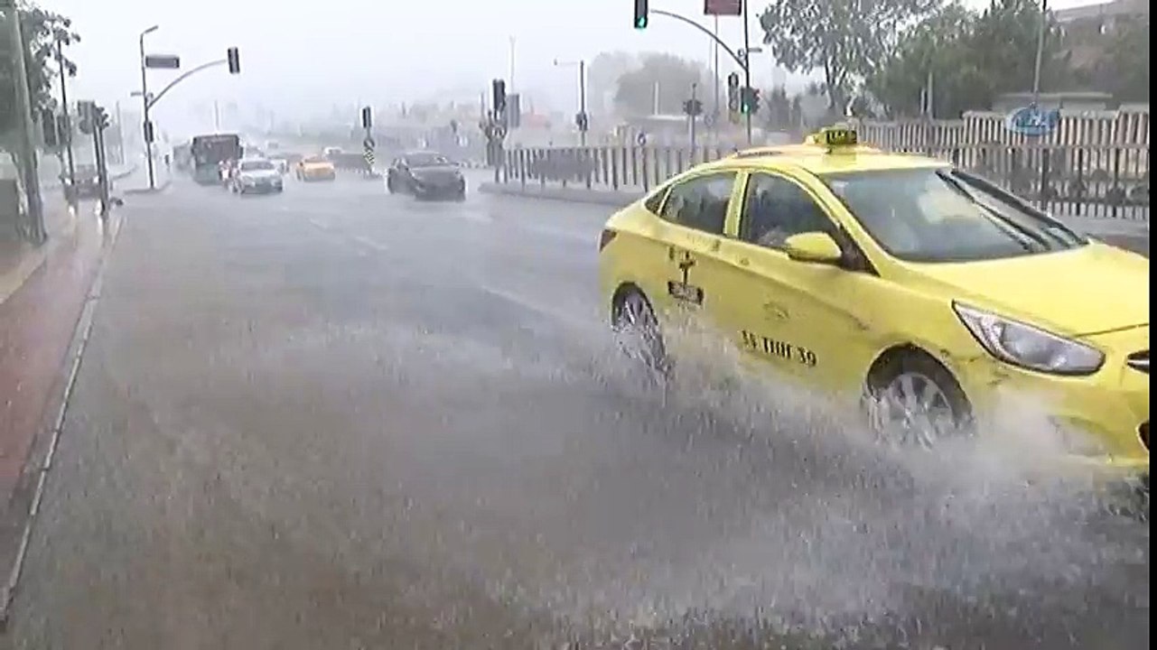 İstanbul Sağanak Yağış Etkisi Altında