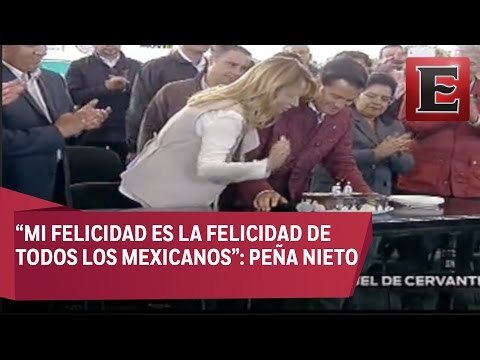 Le cantan las mañanitas a EPN por su cumpleaños número 50