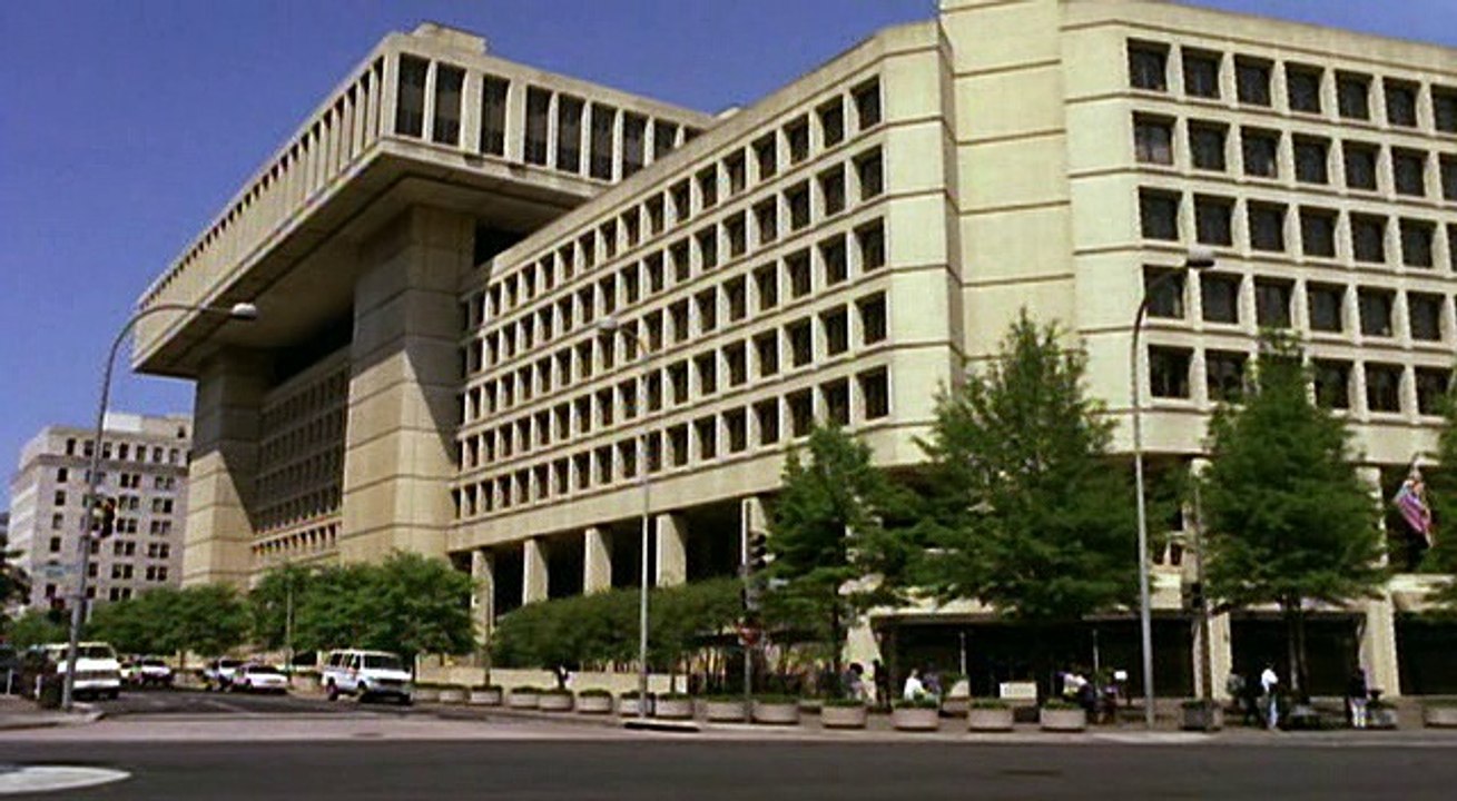 Earth Final Conflict S05E19 Subversion