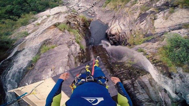 Record du monde de plongeon battu avec un saut de 59 mètres