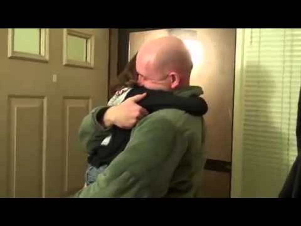 Military Dad Surprises His Daughters
