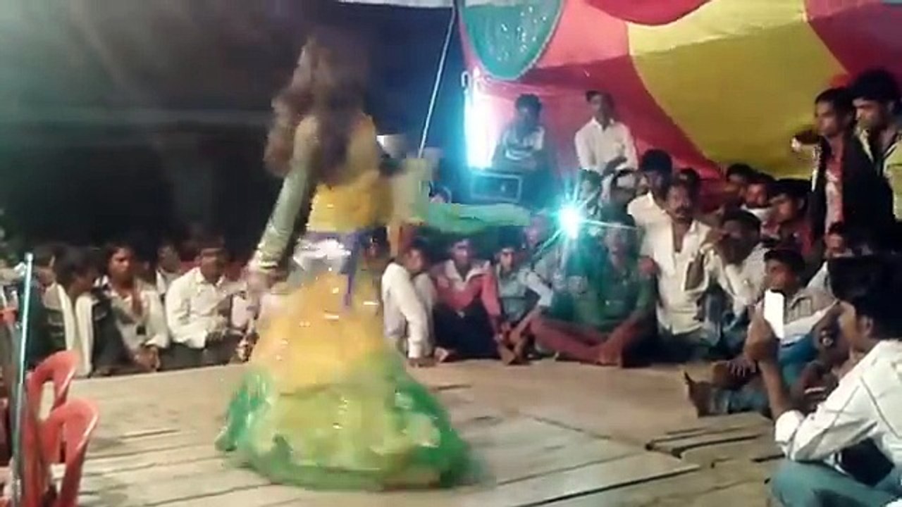 बालों के निचे चोटी गाने पर ऐसा जबरदस्त डान्स
