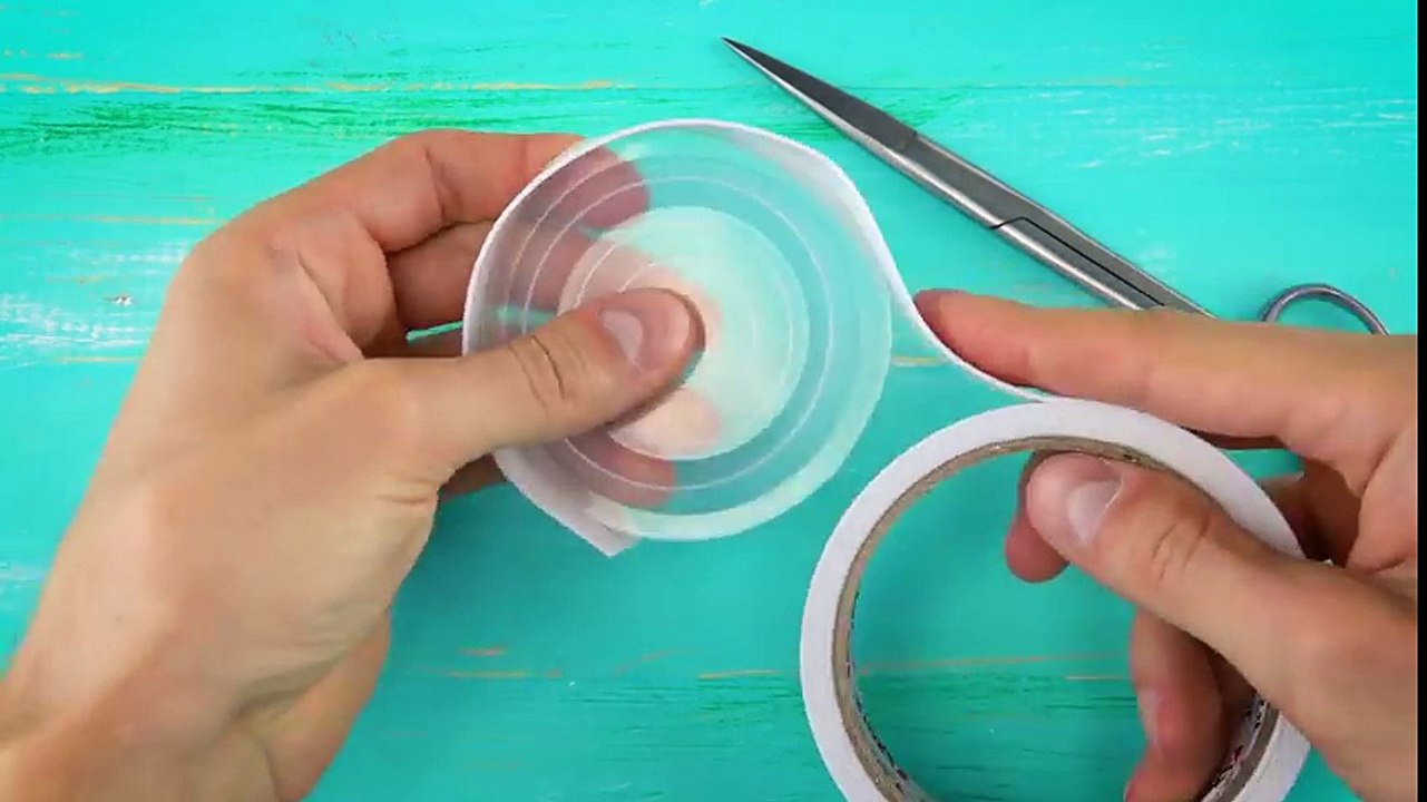 How to Cut Coca Cola Without Spilling it_HIGH