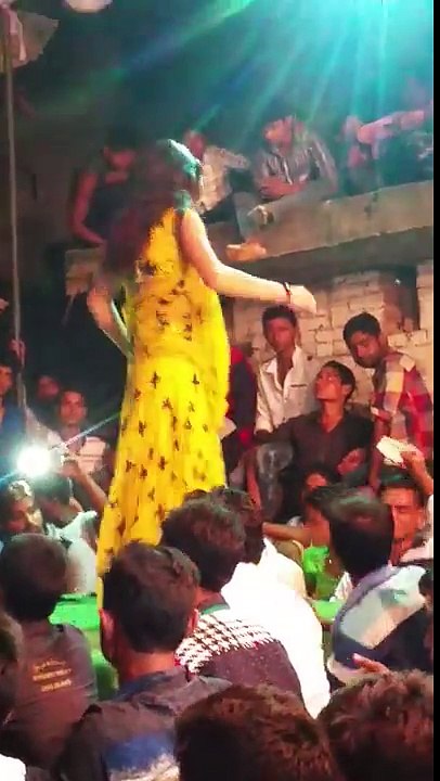 बरसों के बाद बान्धी है मेने पायल गाने पर ऐसा जबरदस्त डान्स पहले कभी नहीं देखा होगा