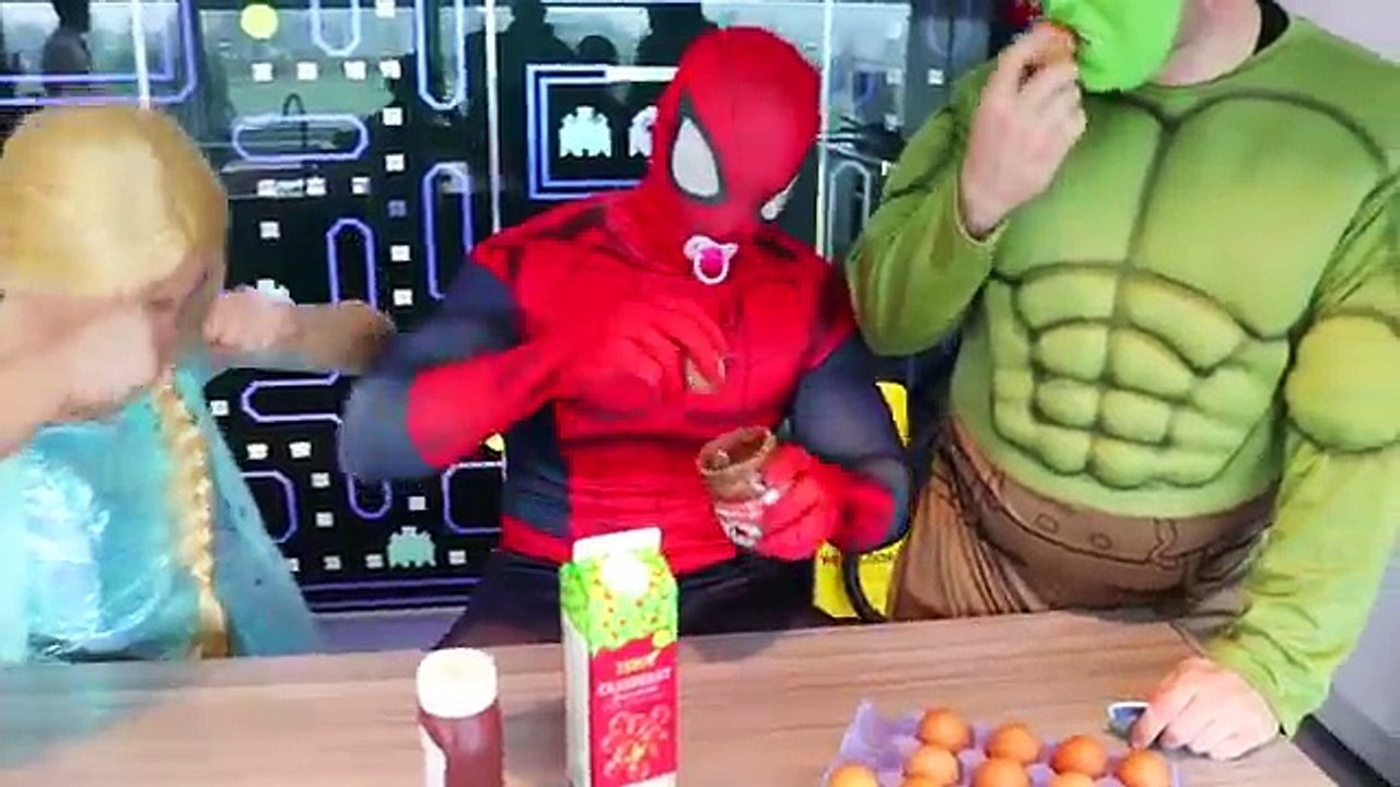 BABY FROZEN ELSA & BABY SPIDERMAN GIVE BULLY MEAN TEACHER A WEDGIE Real Life Minecraft Sup