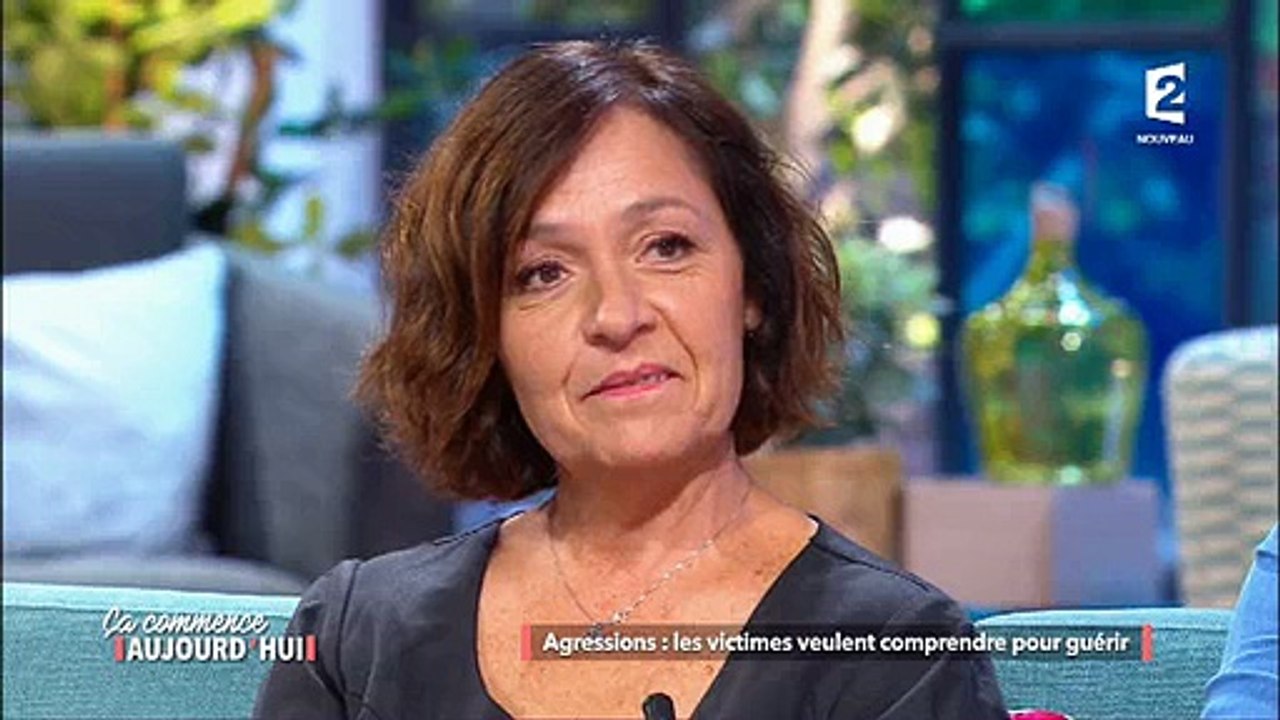 Bouleversée, une femme raconte son agression à Faustine Bollaert - Regardez
