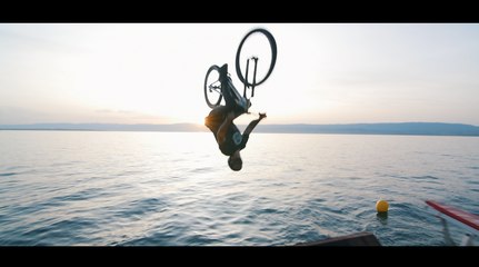 Bike Jump & Trampoline  - Ultimate Family