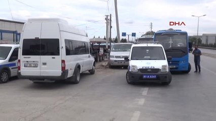 Kocaeli Gebze'de Minibüs Sürücüleri Birbirine Girdi