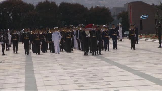 Genelkurmay Başkanı Orgeneral Akar, Devlet Mezarlığı'nı Ziyaret Etti