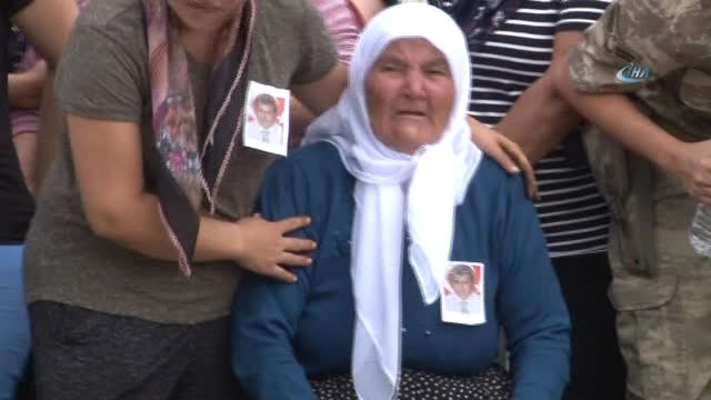 Şehit Kızının Feryadı Yürek Dağladı: Baba, Kalk Bırakma Beni