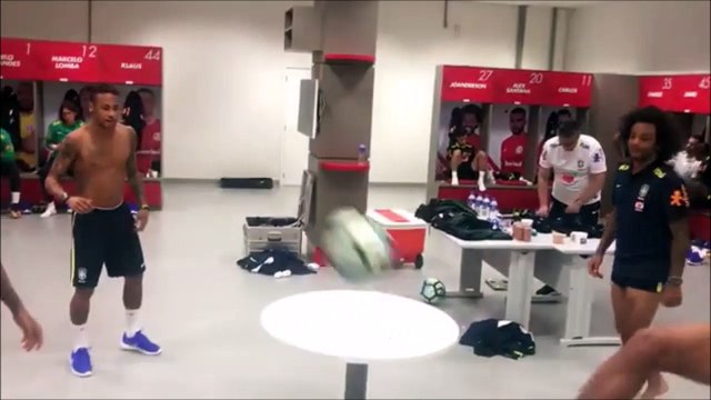 L'échauffement de Neymar avec la Seleçao ! Impressionnant