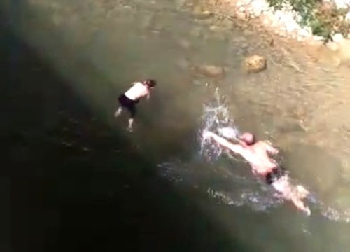 Boğulmak Üzere Olan Çocuğu Böyle Kurtardı