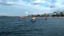 Balıkesir Avşa'da Zafer Bayramı Deniz'de Motorlarla İzmir Marşı Eşliğinde Kutlandı