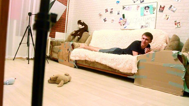 ПОМЫЛА ГОЛОВУ ШАМПУНЕМ ДЛЯ СОБАК ПРАНК! ЖЕСТЬ У МЕНЯ ЧУТЬ НЕ ВЫПАЛИ ВОЛОСЫ! СМЕШНОЙ ПРАНК НАД ПАРНЕМ