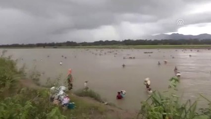 Arakanlı Müslümanlar, Toplu Dua Ederken Gözyaşlarına Boğuldular