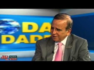 Presidente da Átomo Comunicação mostra comerciais para o varejo feitos pela empresa