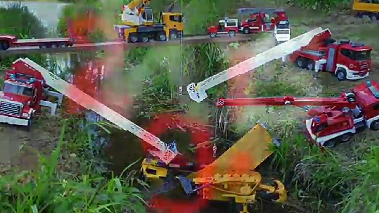 Hermano accidente Noticias juguetes camión mercedes benz 2016 arocs