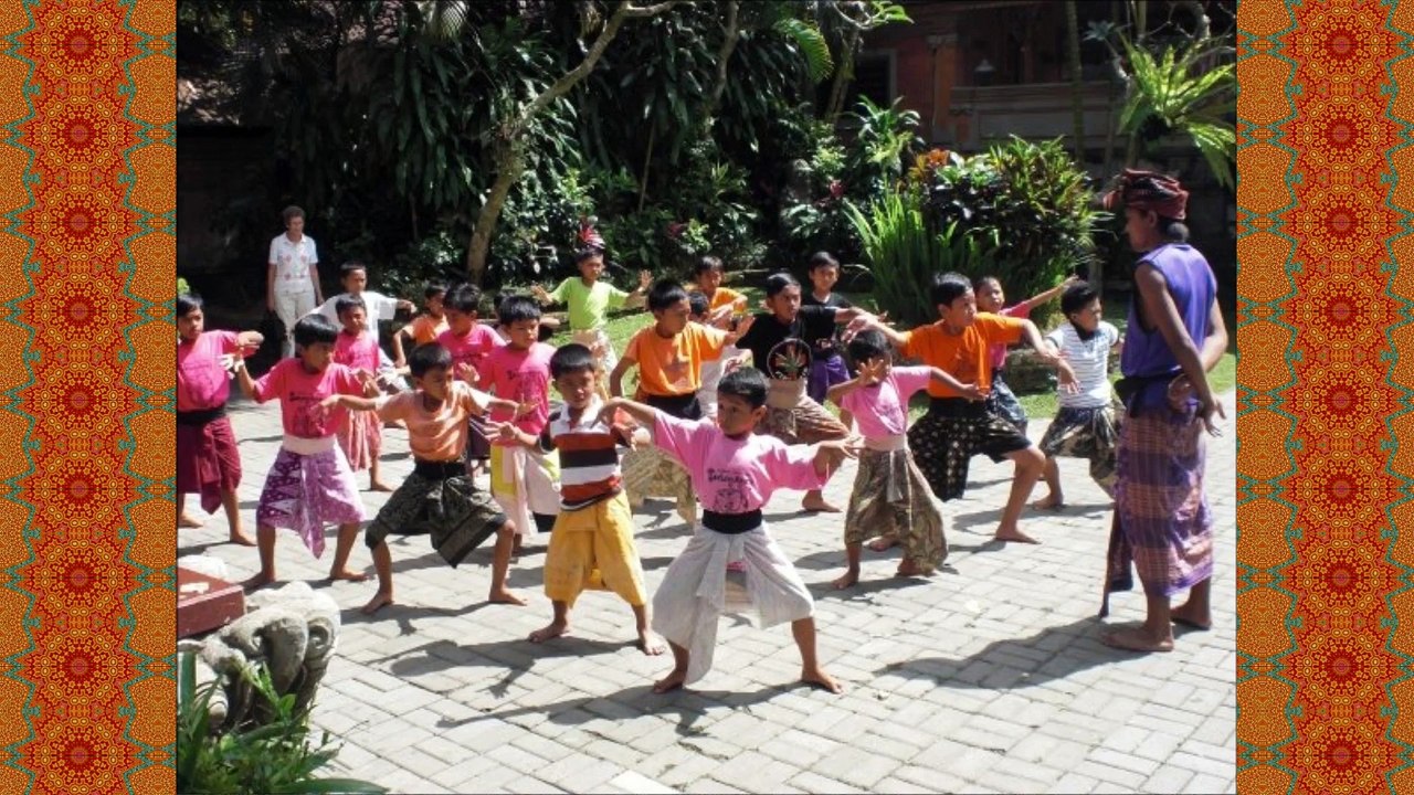 Godowsky: Java Suite - Hari Besaar, Ruined Water Castle (MIDI by aniMIDIfy)