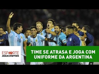 É Libertadores! Time se atrasa e joga com uniforme da Argentina
