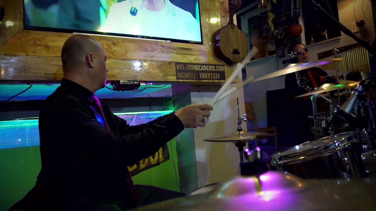 Đôi Bóng - Hoàng Anh