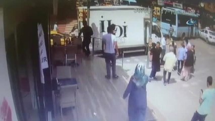 Maltepe'de Firari Boğa Kadına Böyle Saldırdı